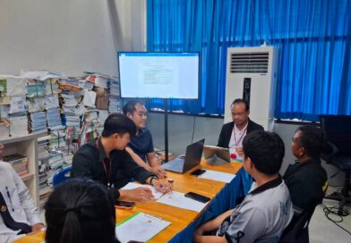 ประชุมร่วมกับคณะครู คณะ กรรมการชมรมวิชาชีพช่างอิเล็กทรอนิกส์ ยุวทูตช่อสะอาดรุ่น 2 มูลนิธิต่อต้านการทุจริต
