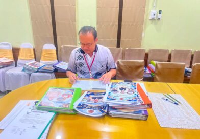 ประเมินผลการปฏิบัติหน้าที่ของครูอัตราจ้าง และเจ้าหน้าที่